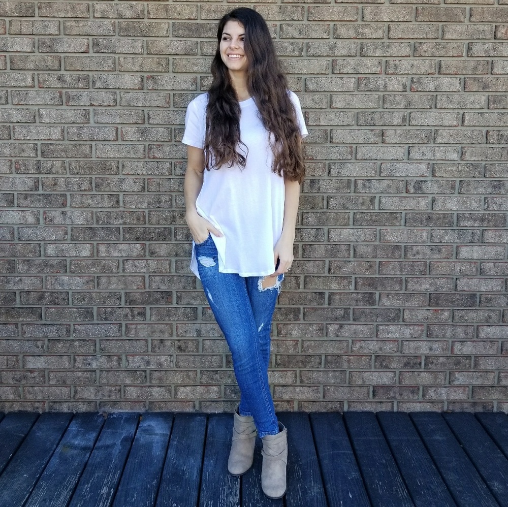 ▫️LAST 1▫️Back To Basics Side Slit Tee - Picture 3 of 8